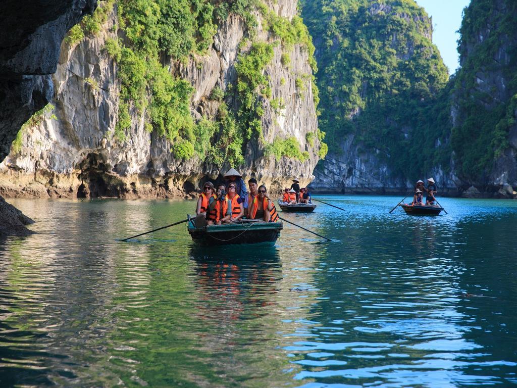 Garden Bay Premium Cruise  Ha Long