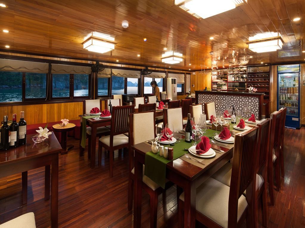 Garden Bay Premium Cruise 
