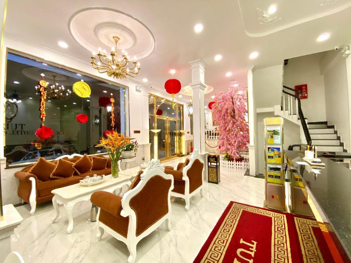 Tulip View 3*