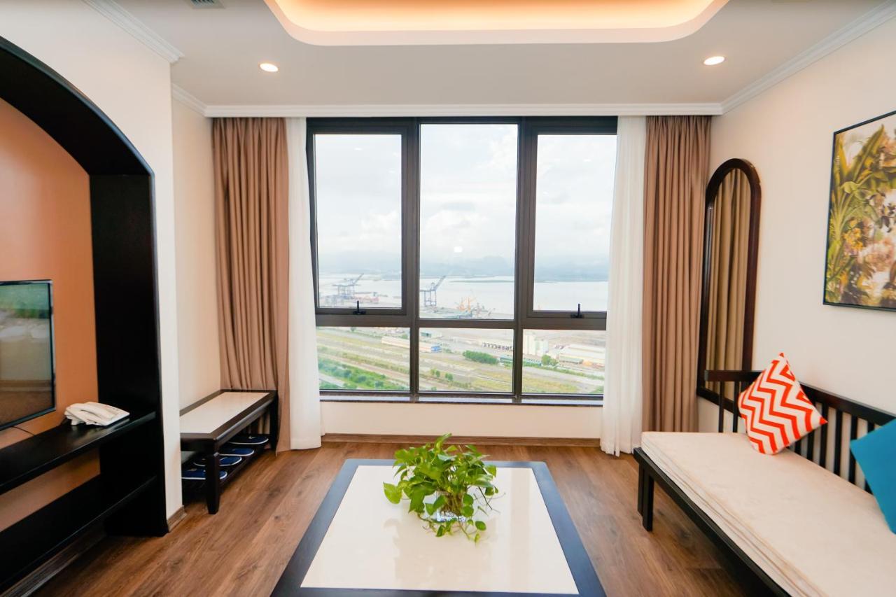 Hotel D'lioro & Ha Long