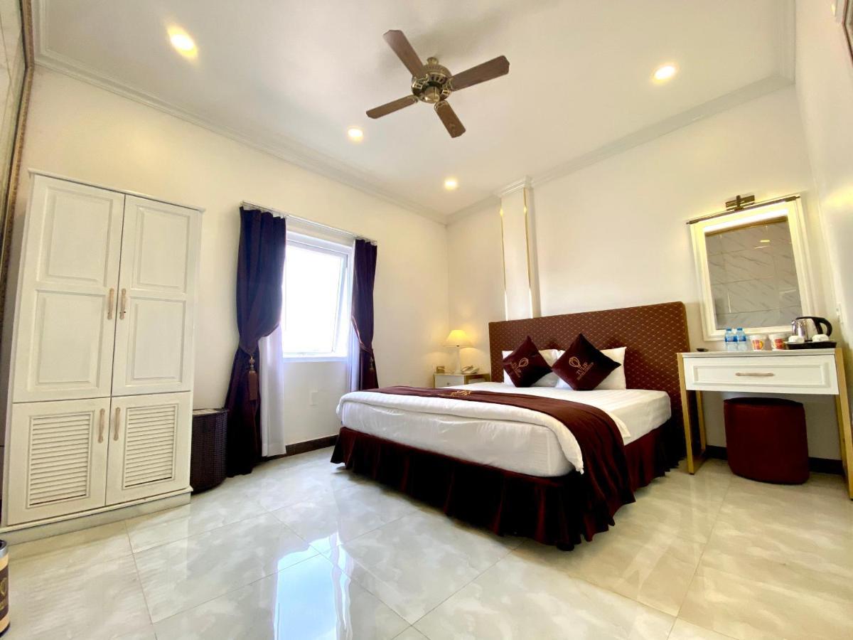 Tulip View 3*