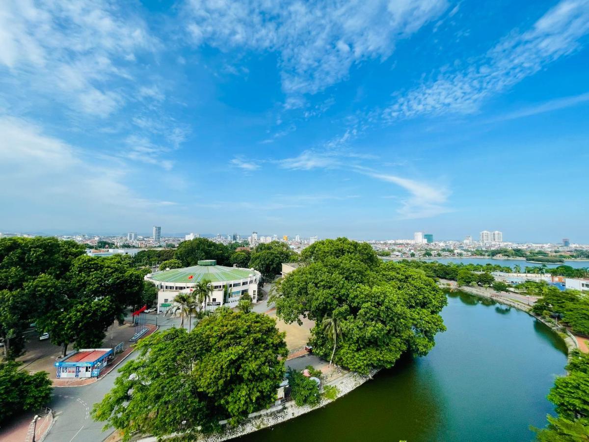 The Tray Phong 4*