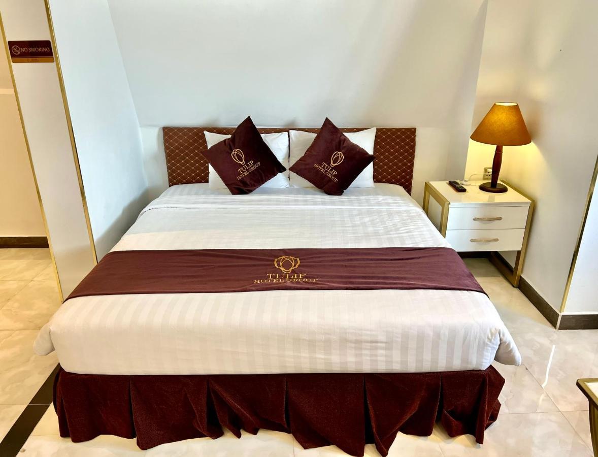 Tulip View 3*