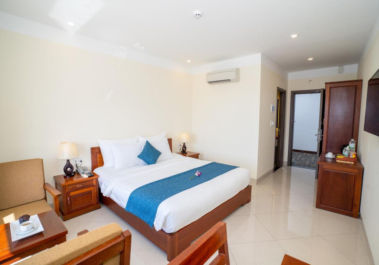 Hotel Navy