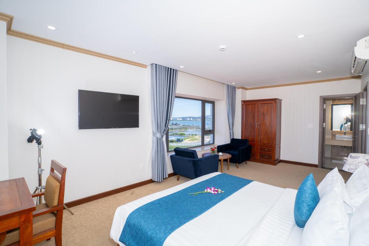 Hotel Navy 4*