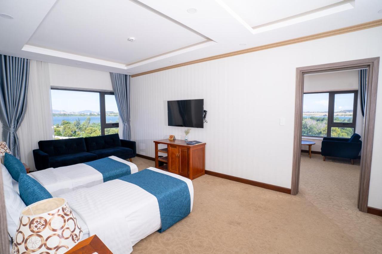 Hotel Navy