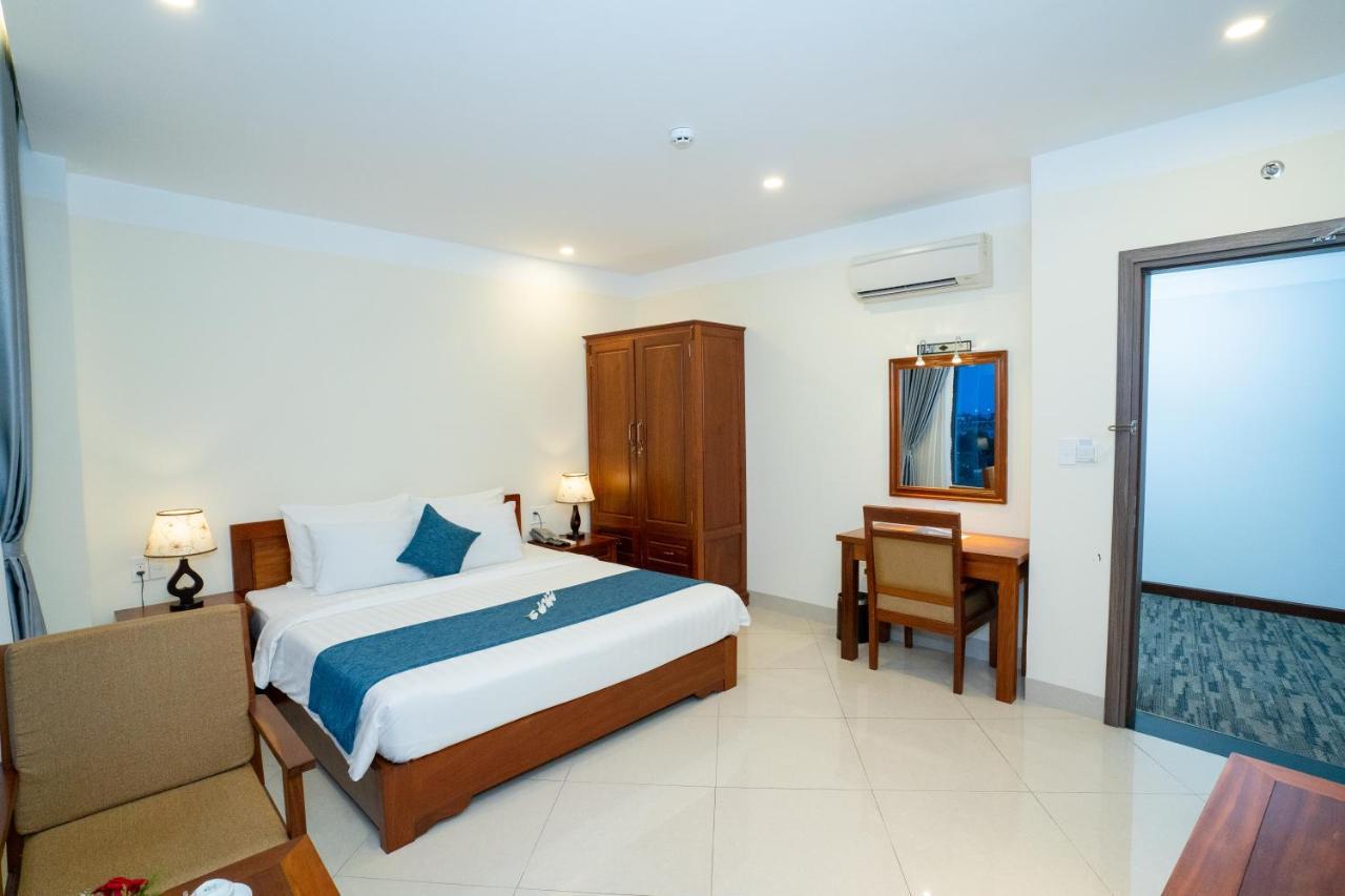 Hotel Navy