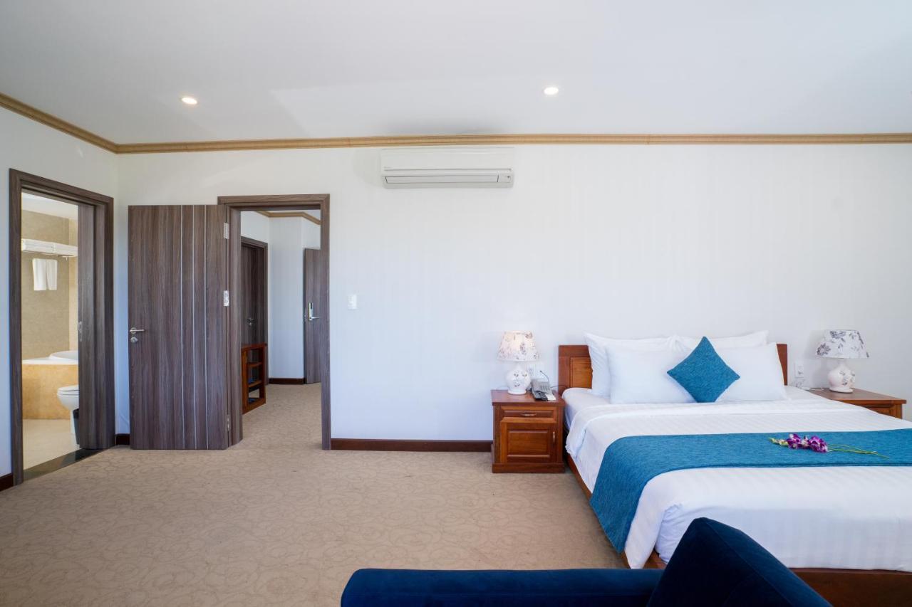 Hotel Navy 4*