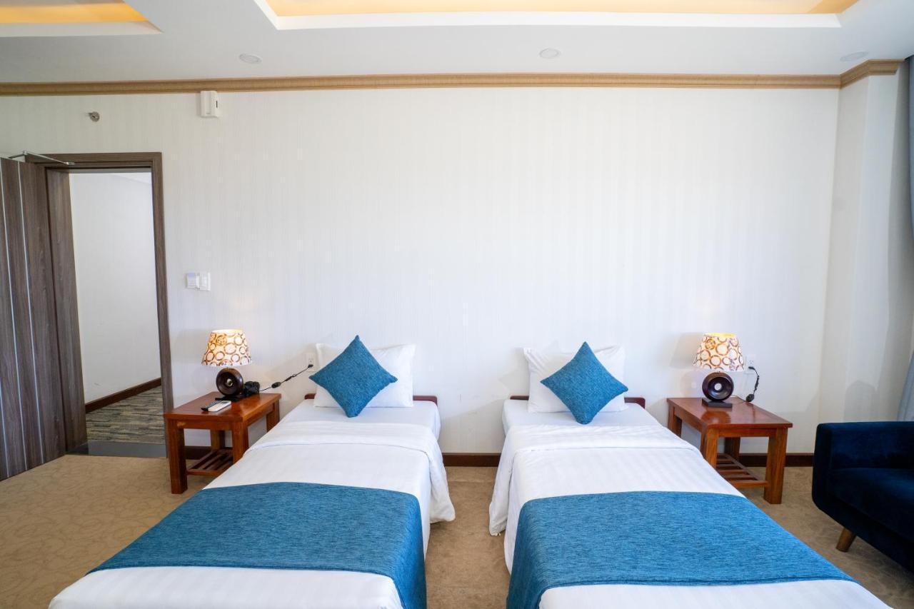 Navy 4* Cam Ranh