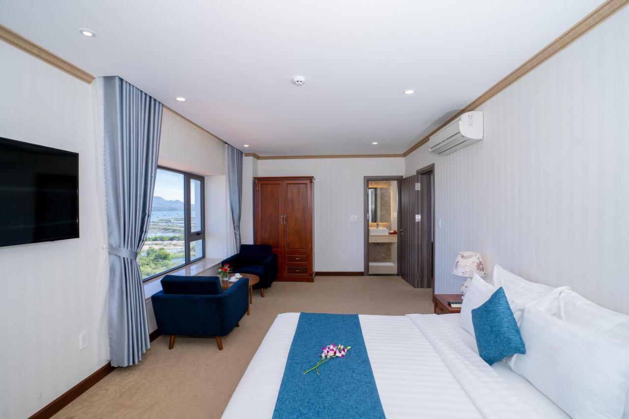 Navy Hotel 4*