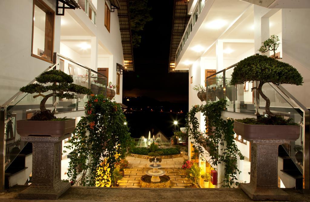 Khách sạn Giai điệu