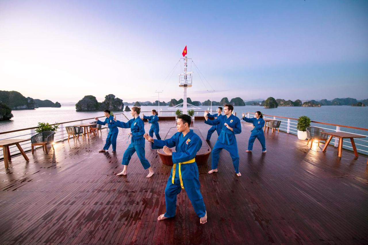 Heritage Cruises Binh Chuan Cat Ba Archipelago  5*