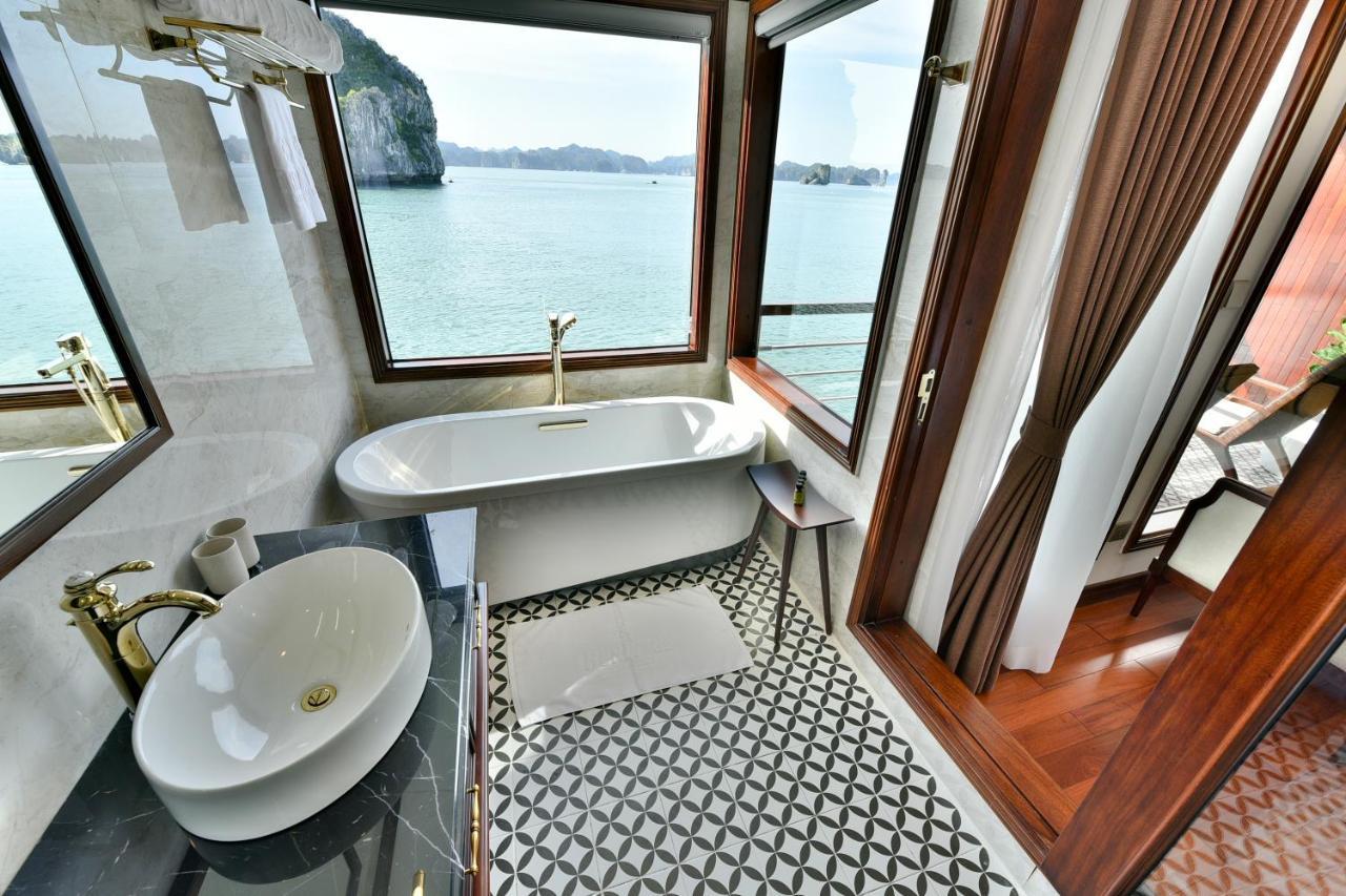 Heritage Cruises Binh Chuan Cat Ba Archipelago  Hạ Long