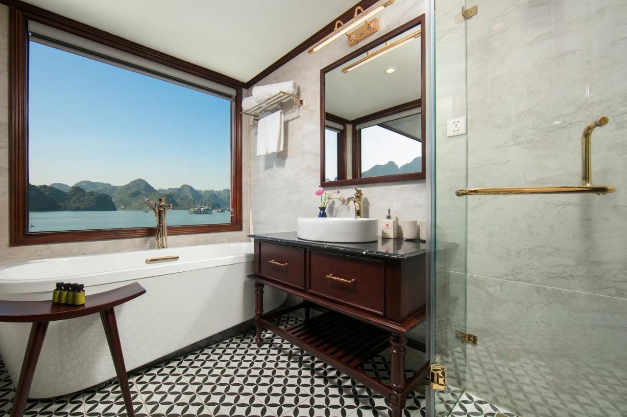  Heritage Cruises Binh Chuan Cat Ba Archipelago 5*