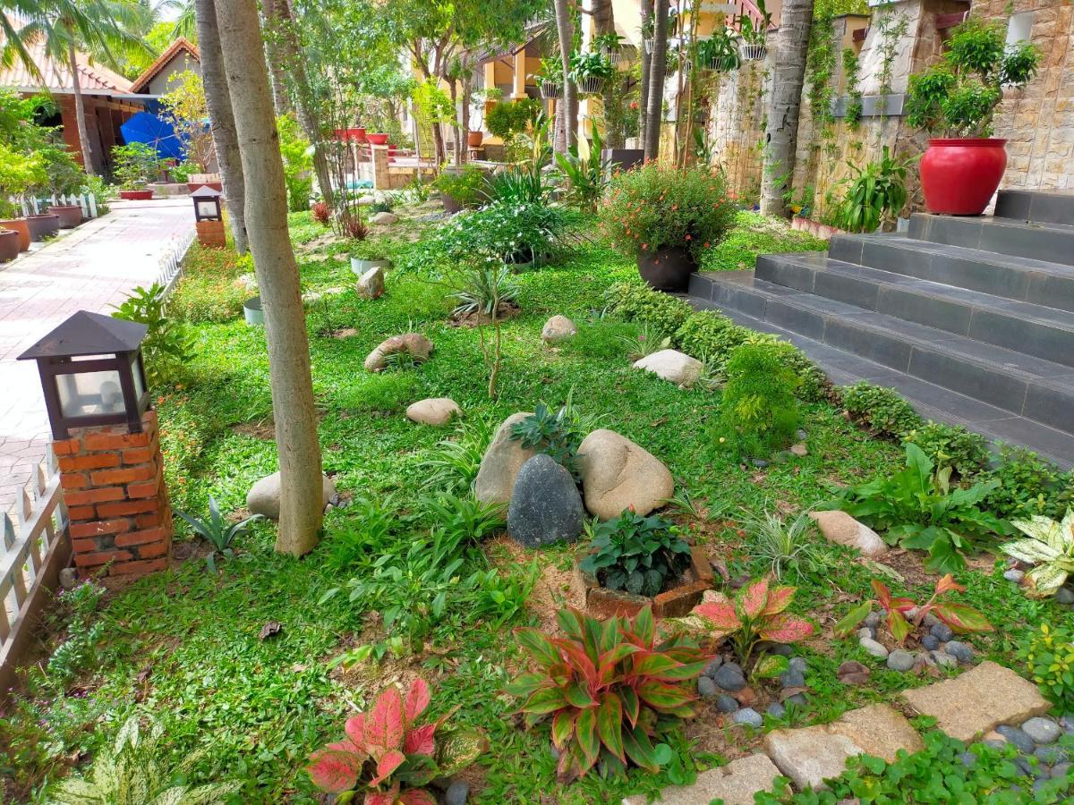 Hon Rom Central Beach Resort Mui Ne