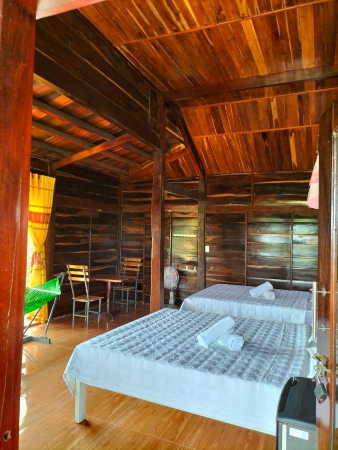 Rice Straw Lodge- Quan Tom