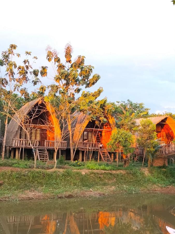 Rice Straw Lodge- * Quan Tom