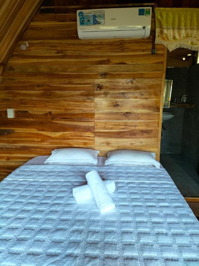 Resort Rice Straw Lodge- *