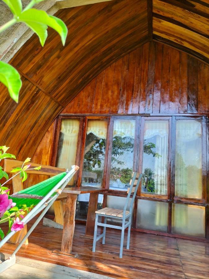 Rice Straw Lodge- Quan Tom