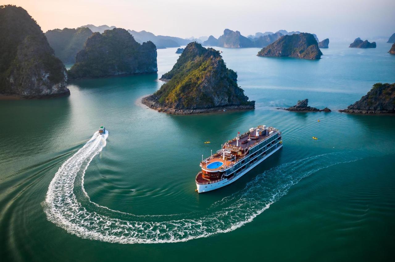  Heritage Cruises Binh Chuan Cat Ba Archipelago 5*