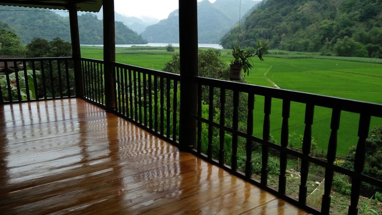 Lake-huyen Hao