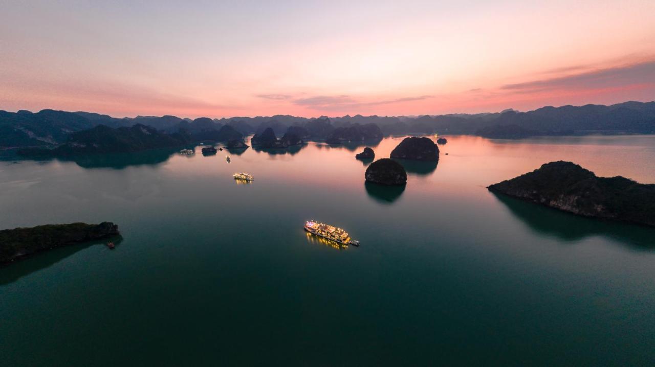 Heritage Cruises Binh Chuan Cat Ba Archipelago