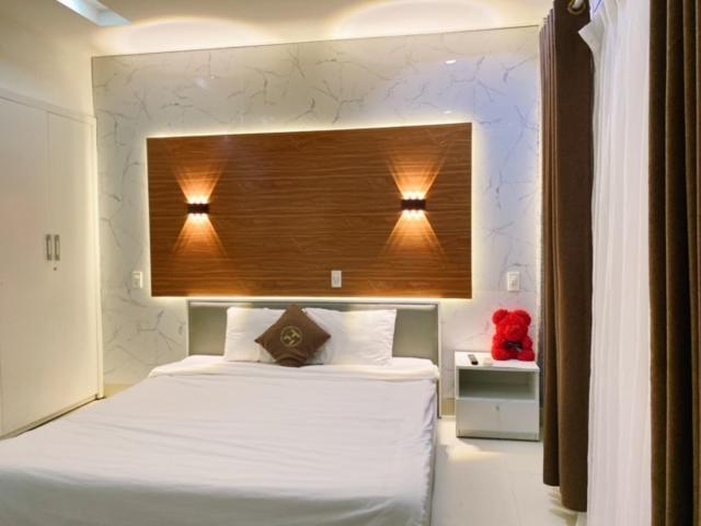 Poetic & Hotel 2*