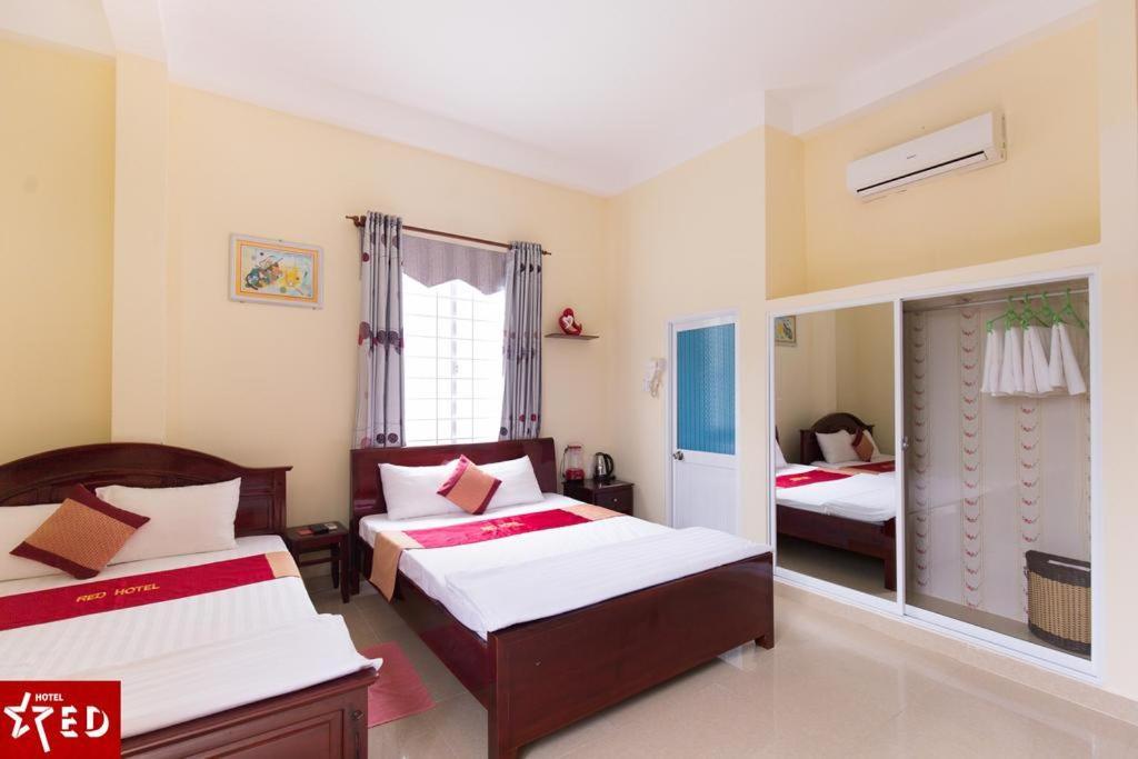 Red Hotel 2*