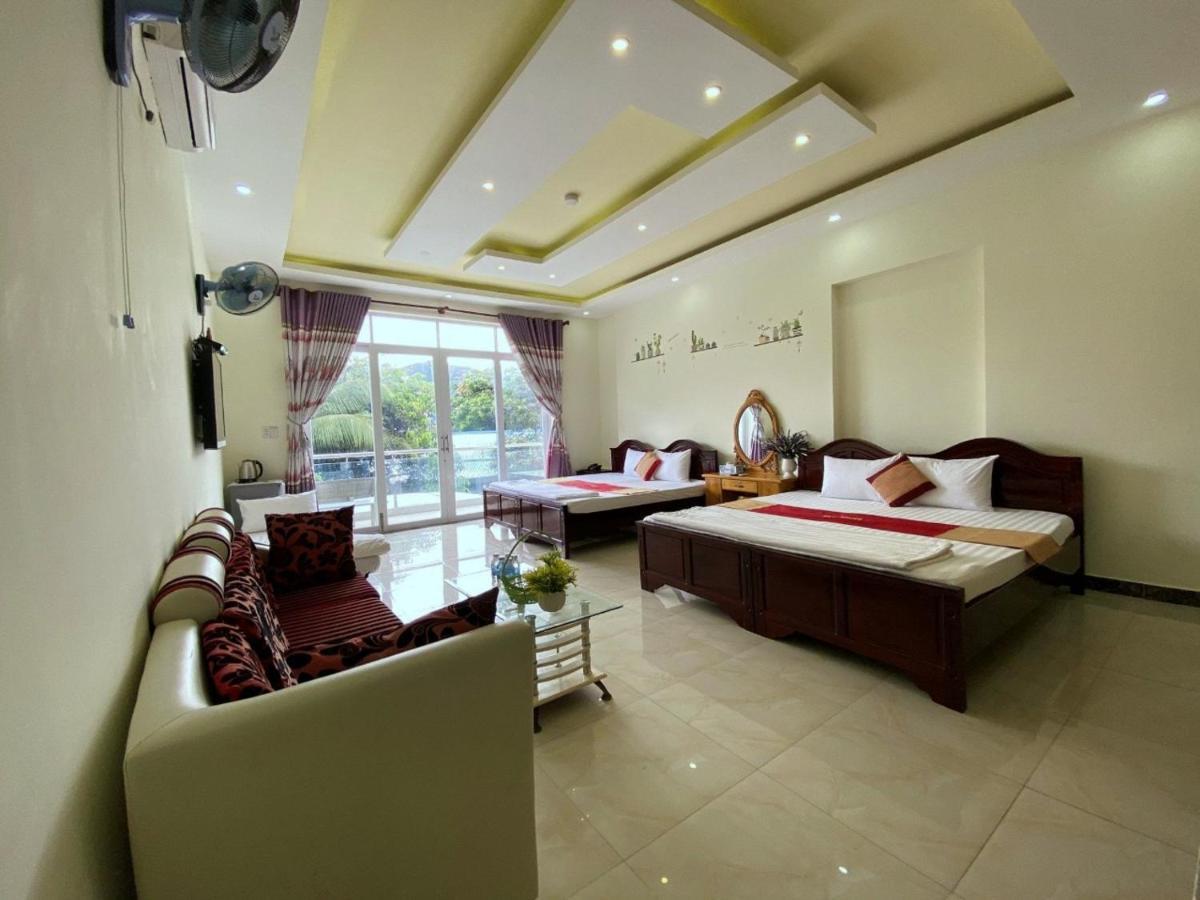 Red Hotel