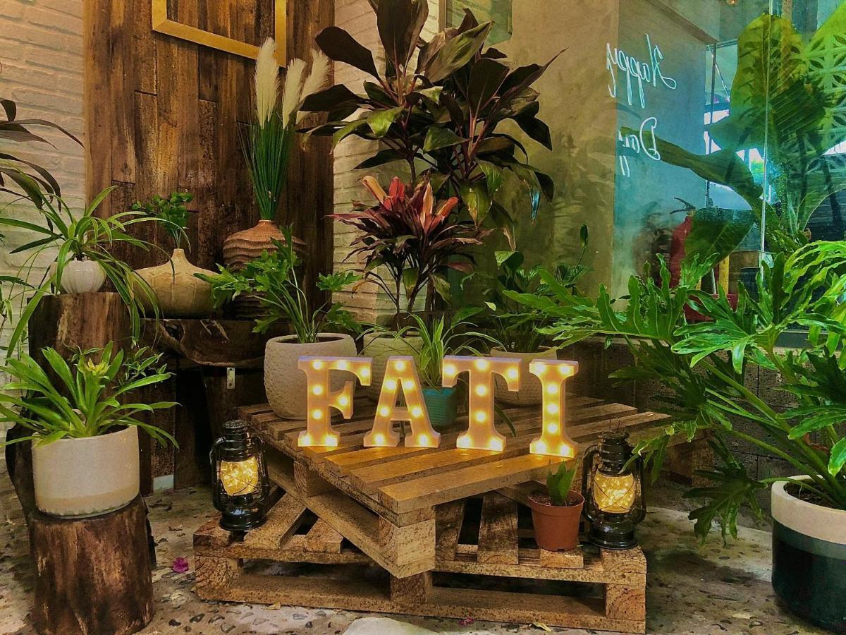 Fati Boutique & *