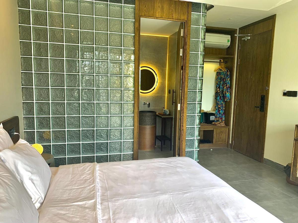 The Mystery Con Dao Hotel Chi Khu Co Ong