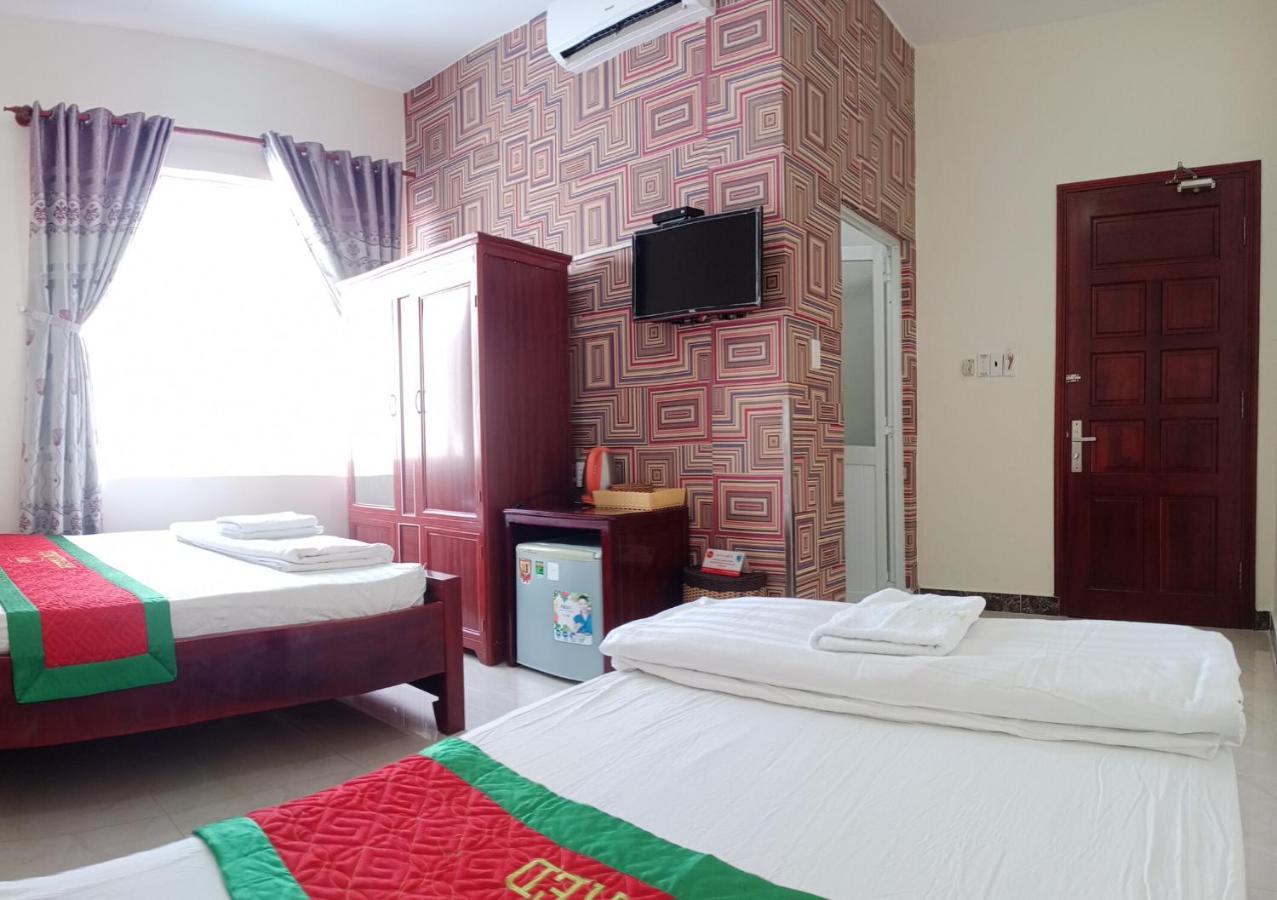 Red Hotel 2*
