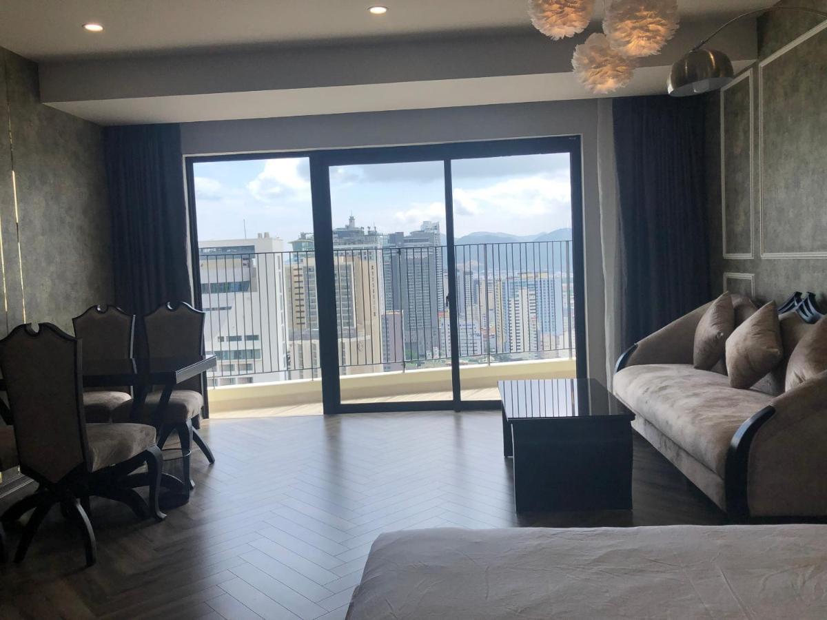 Gold Coast Luxury Apartment