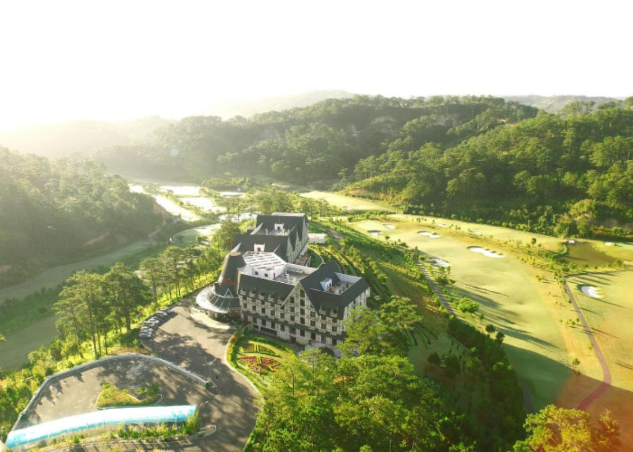 Resort Swiss-belresort Tuyen Lam