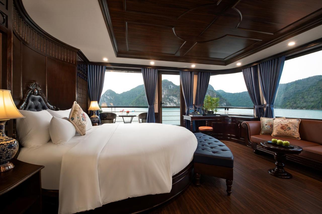La Casta Regal Cruise Botel 5*