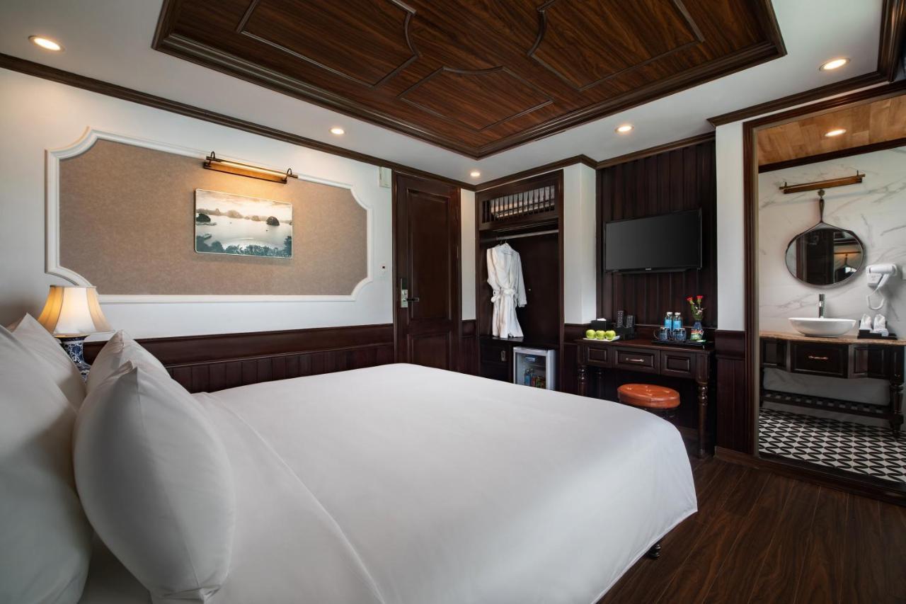 La Casta Regal Cruise