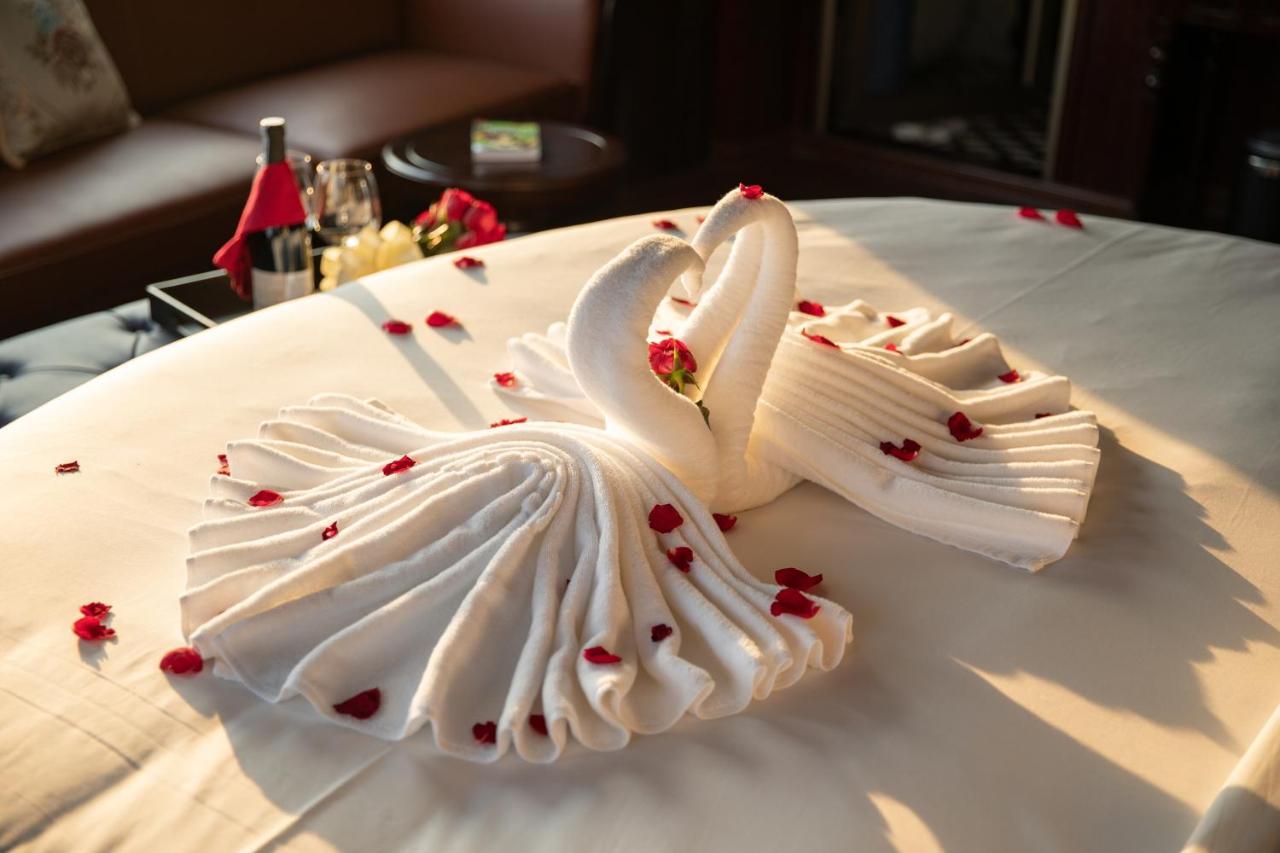 La Casta Regal Cruise