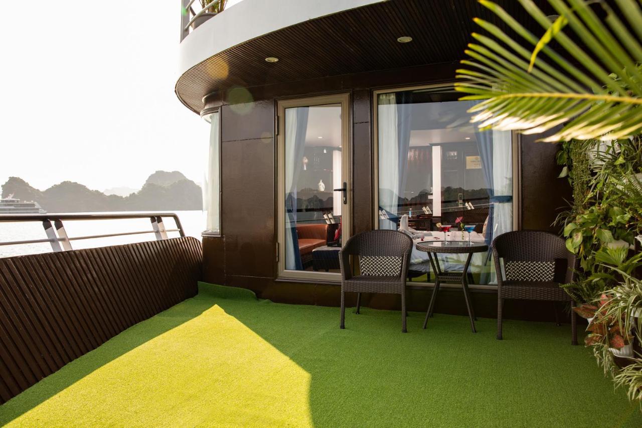 La Casta Regal Cruise