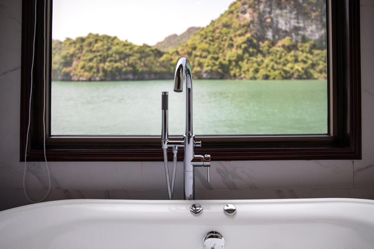 La Casta Regal Cruise Botel Hạ Long