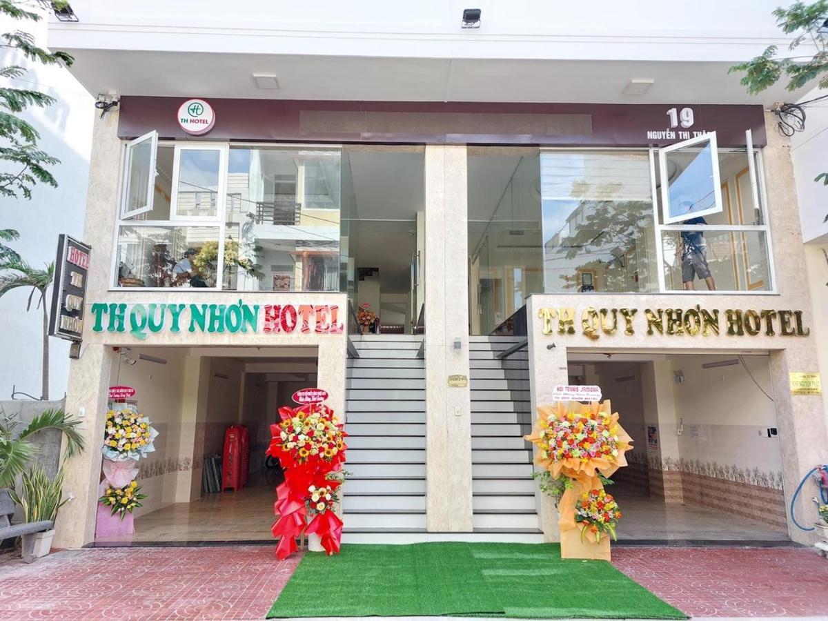Khách sạn Th *