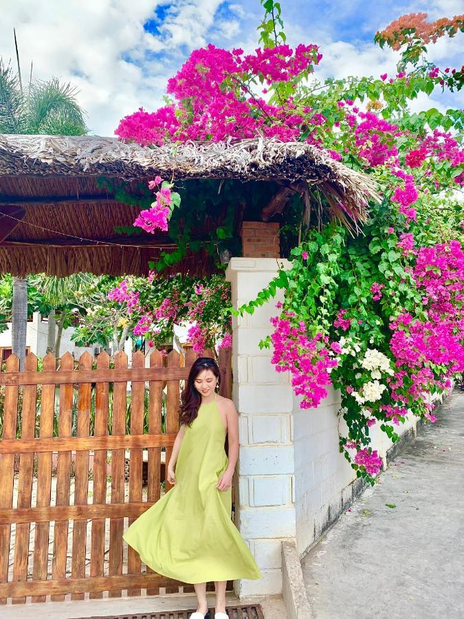 Lang Ca Voi Ll The Whales Village Ll Mui Ne Phan Thiet