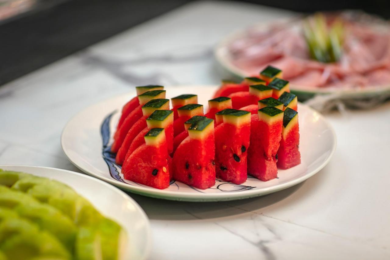 Khách sạn Paradise Center & 4*