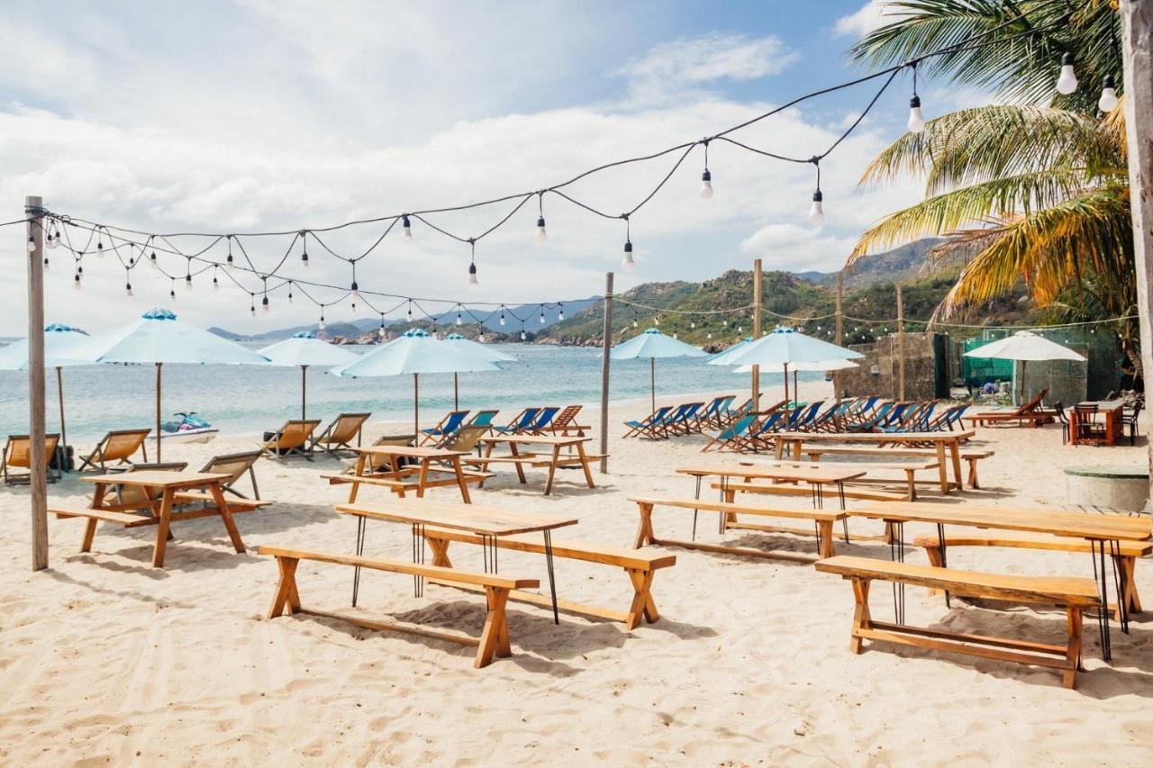 Dao Hoa Vang - Venuestay Cam Ranh