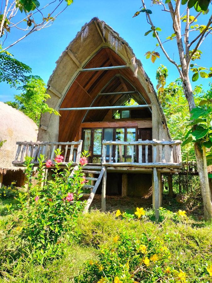 Resort Rice Straw Lodge- *
