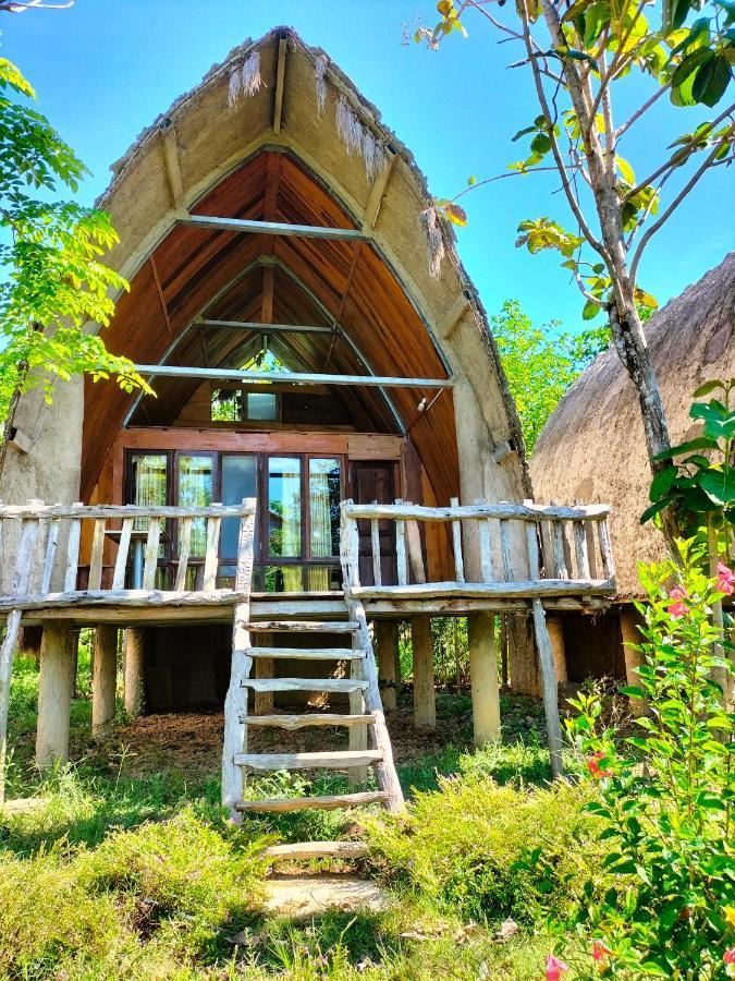 Rice Straw Lodge- * Quan Tom