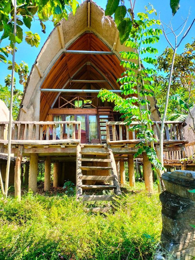 Rice Straw Lodge- * Quan Tom