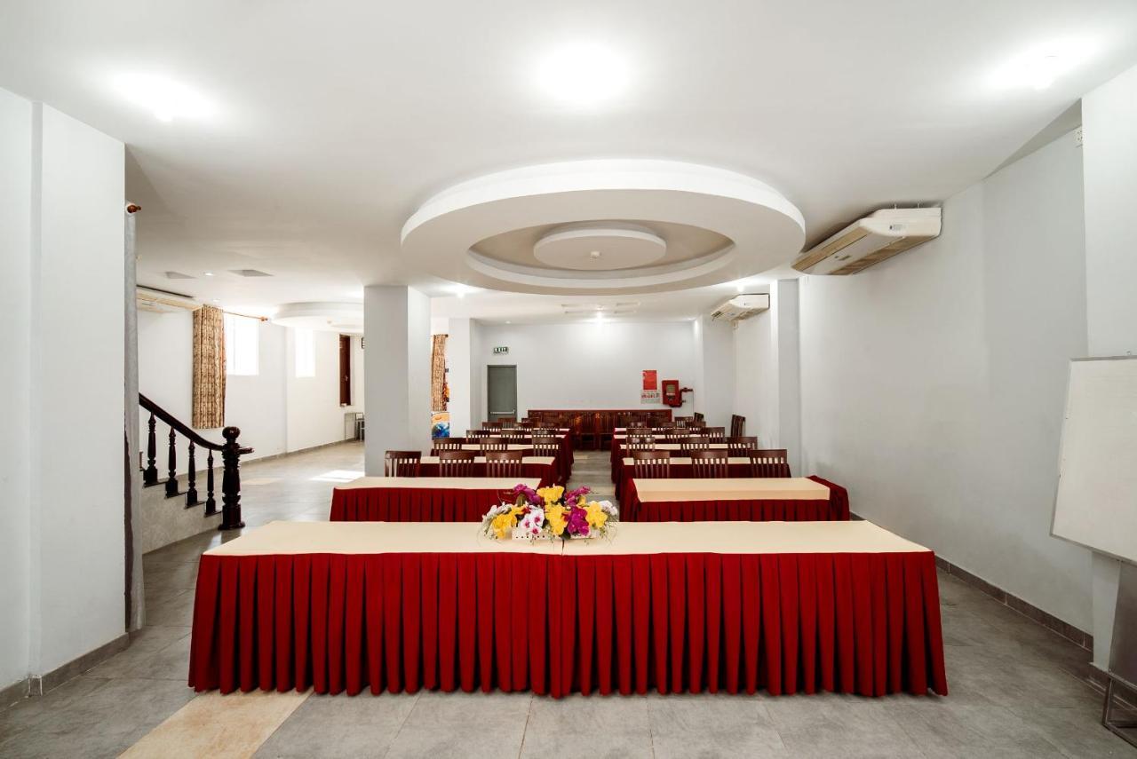 Amis Hotel Hotel