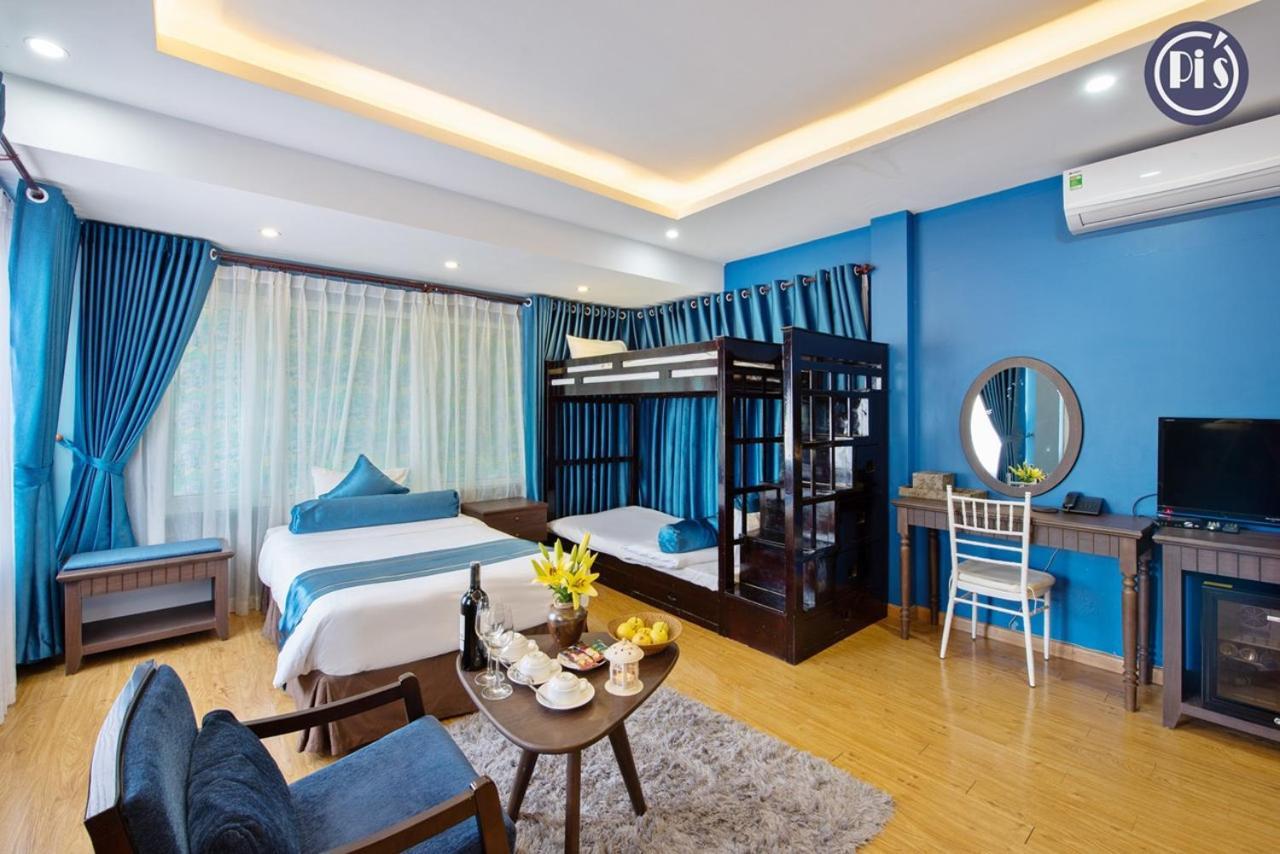 Pi's Boutique 3*