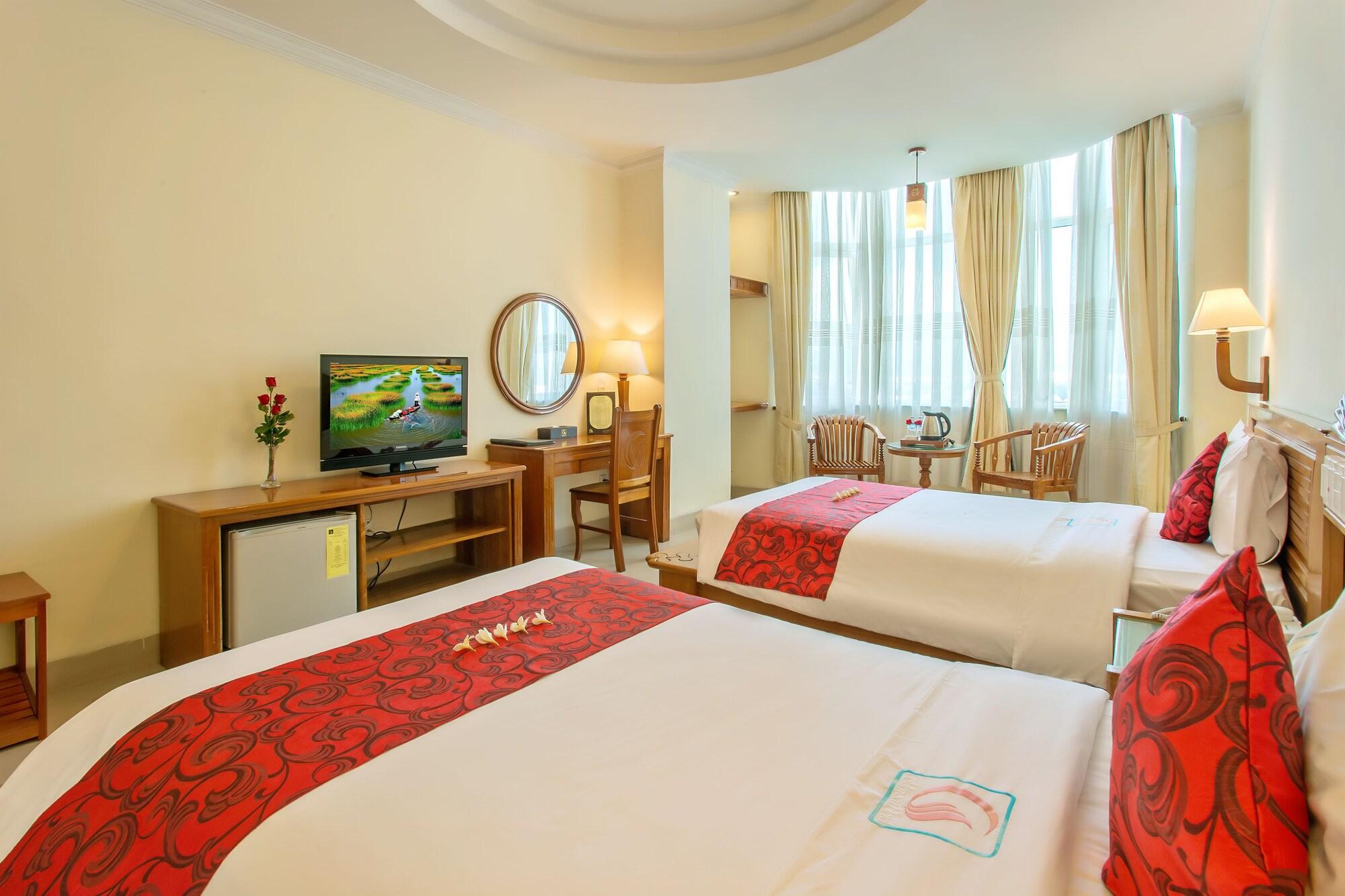 Golden Sea 3*