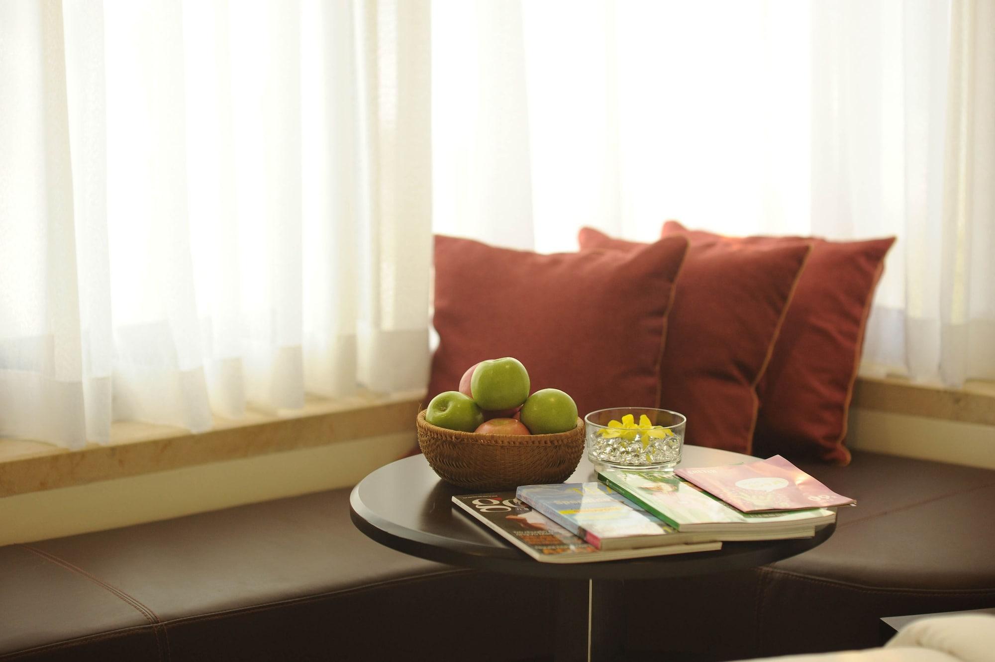Holiday Beach Hotel Danang 5*